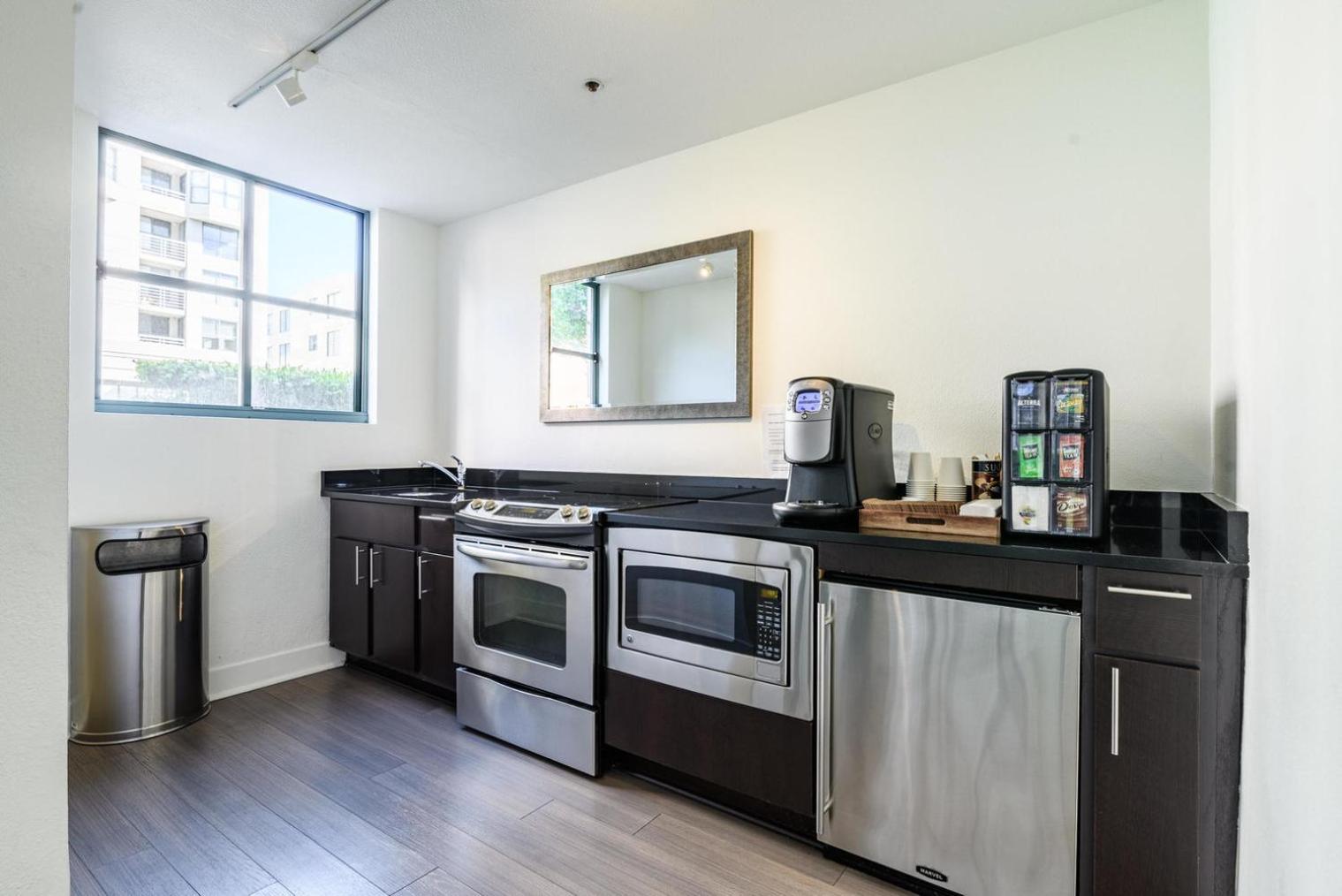 S Beach 1br W Pool Next To Sf Bay Sfo-28 *